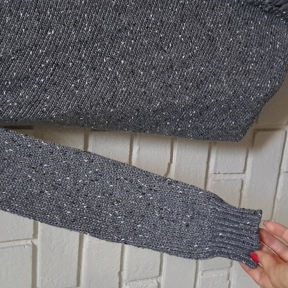 Ceasikery Gray Heathered Fringe Warm Long Sweater. Size Small - Picture 7 of 11